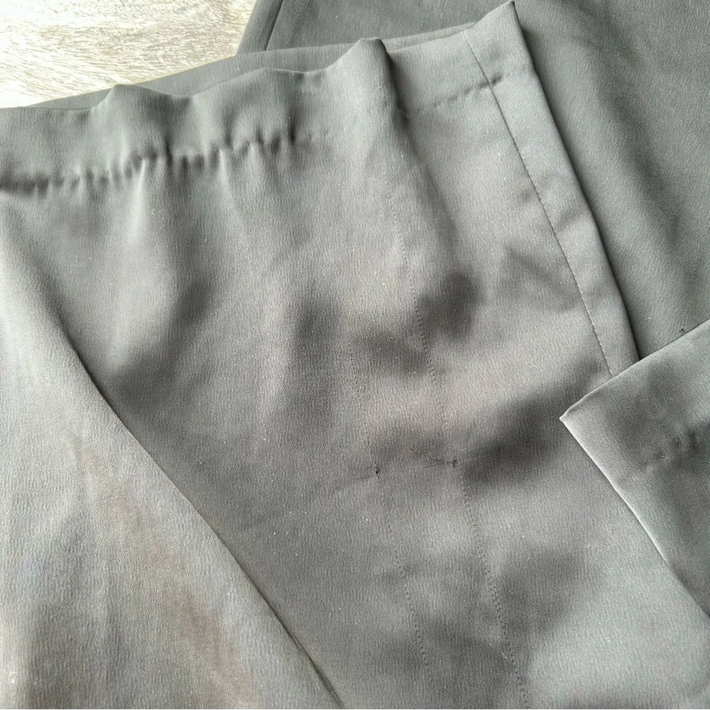 Uniqlo Satin Relaxed Straight Pants in Black - Picture 11 of 13